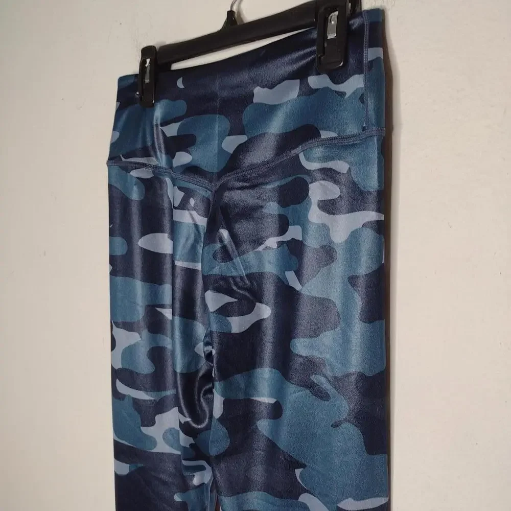 NWT Nike Women's Blue Camouflage Leggings Size Small
